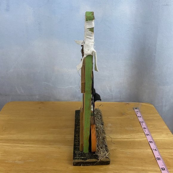 Rustic Wooden Halloween Mummy Pumpkin Dead End Spider Decoration Sign - Picture 3 of 4